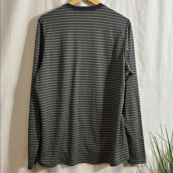 Patagonia Baselayer Mens M Capilene 3 Midweight Crew Polartec Stripe - Picture 5 of 5